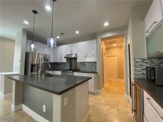 Foto del edificio - 7956 Skyline View Ct