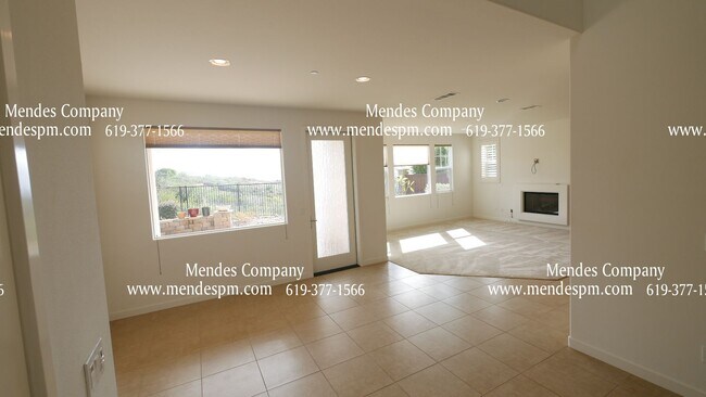 Building Photo - Spacious 4-bed, 3-bath Townhome in La Cost...