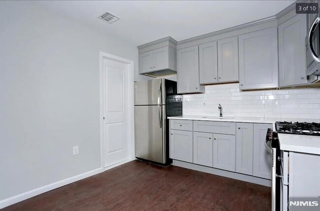 Building Photo - 471 Harrison Ave