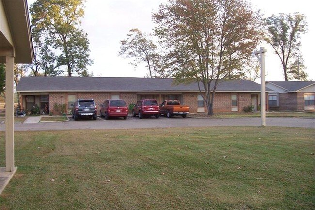 Building Photo - 303 E Ave