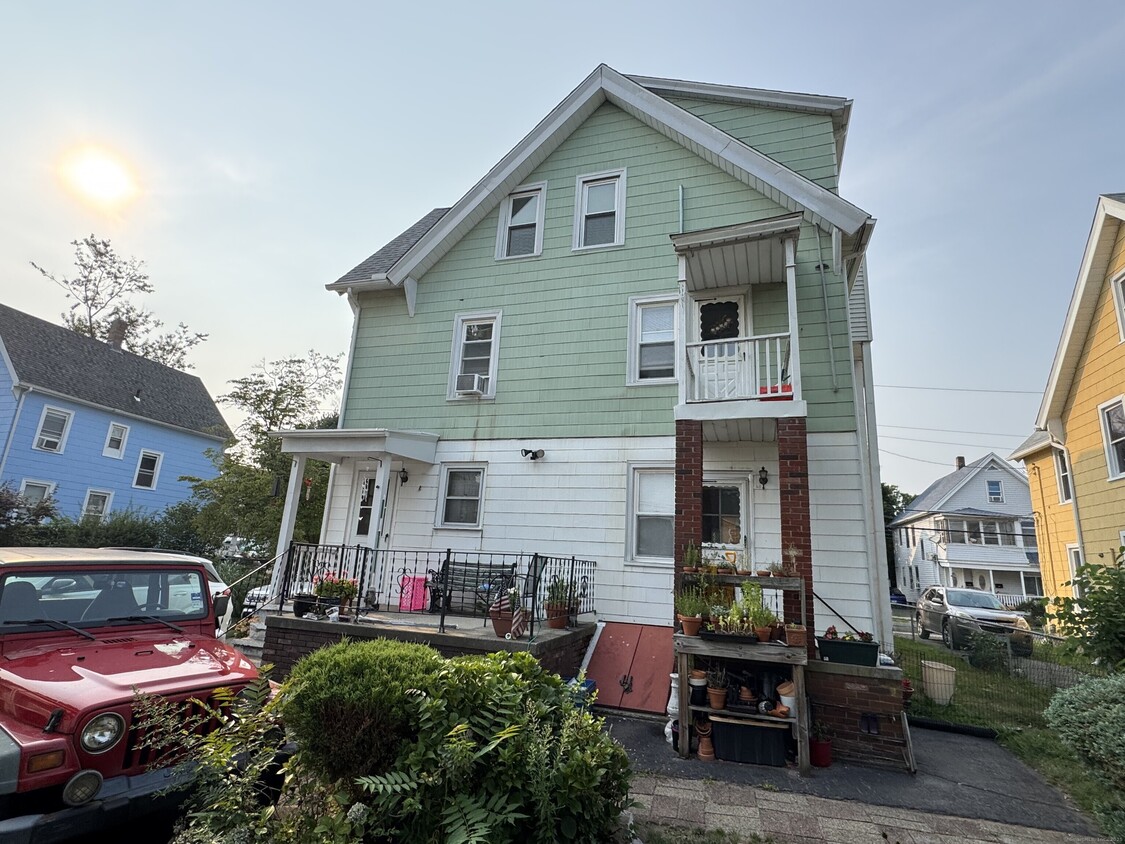Building Photo - 178 Lamson St