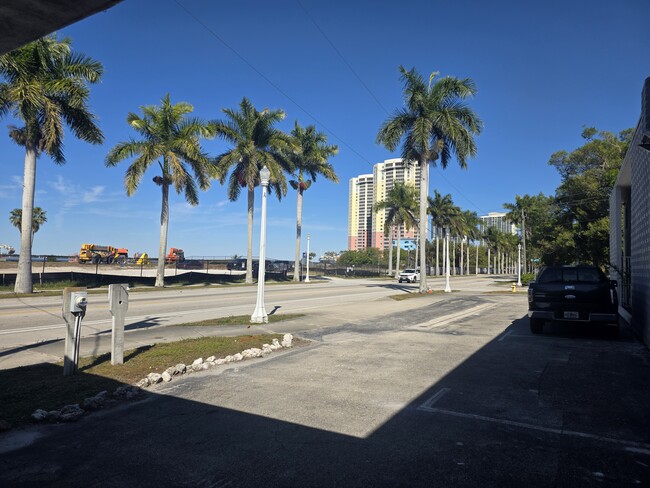 Foto del edificio - 2590 First St