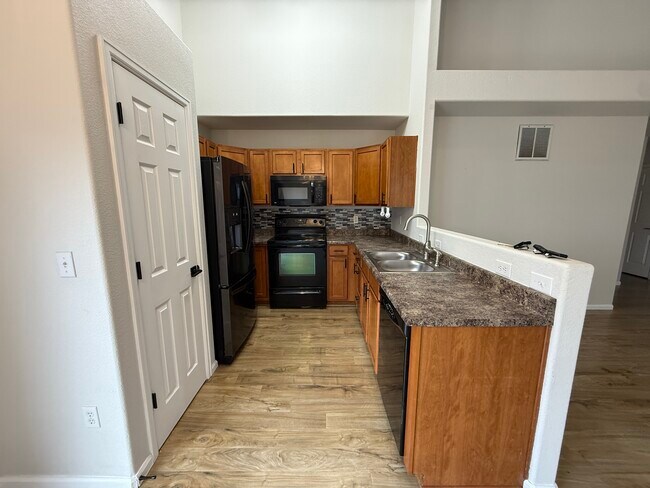 Foto del edificio - 7672 Fiona Ln