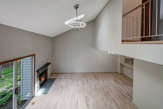 Building Photo - 30 Peach tree Ln