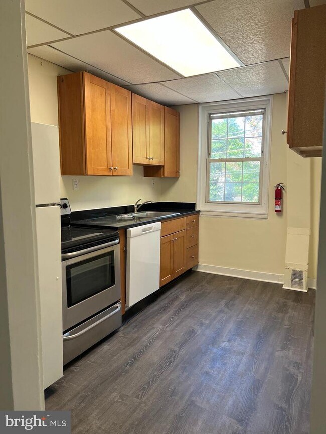 Foto del edificio - 38 N Main St