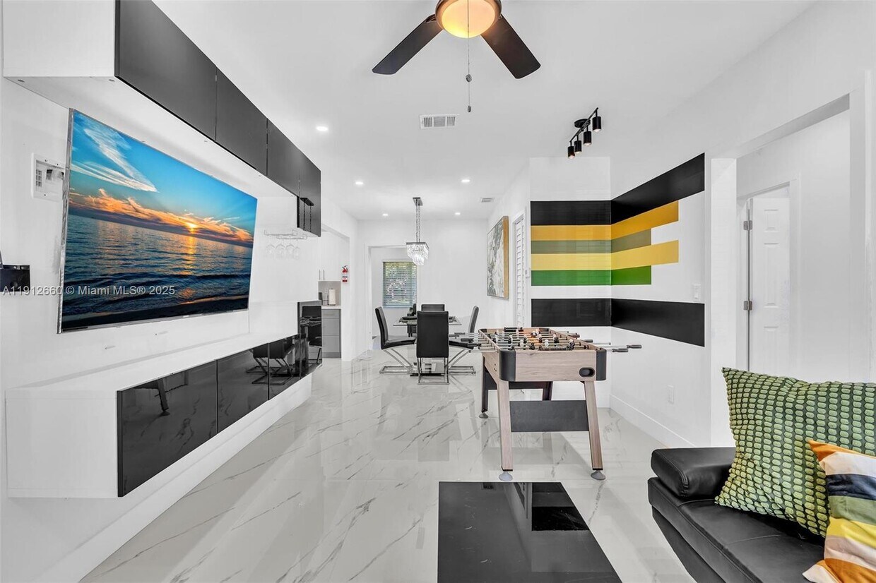 Foto principal - 797 NW 35th St