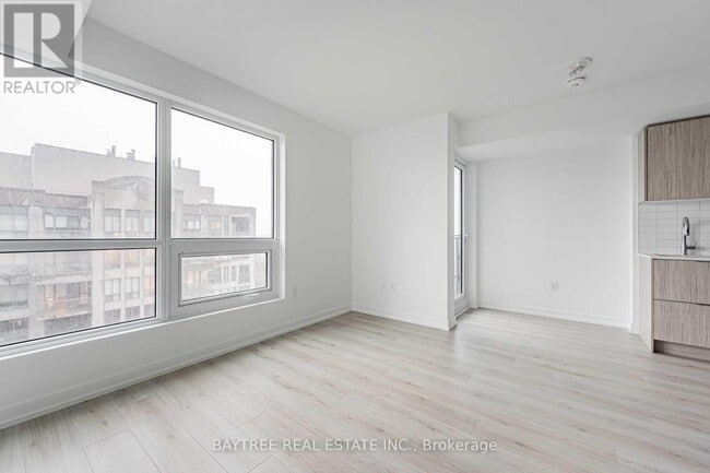 Building Photo - 395 Bloor St E