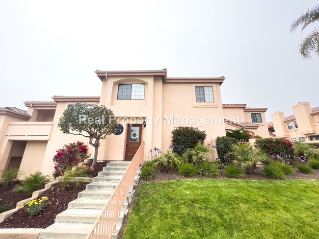 Building Photo - AVAILABLE JULY- 2 Bedroom/ 2 Bathroom Pism...