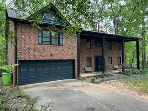 Building Photo - 4500 Connell Dr