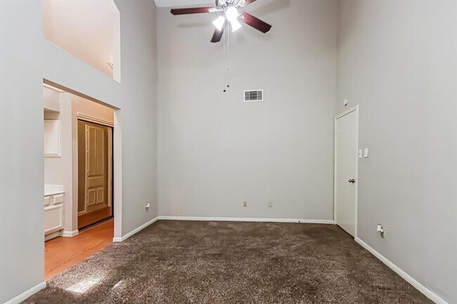 Foto del edificio - 16814 Shrub Oak Dr