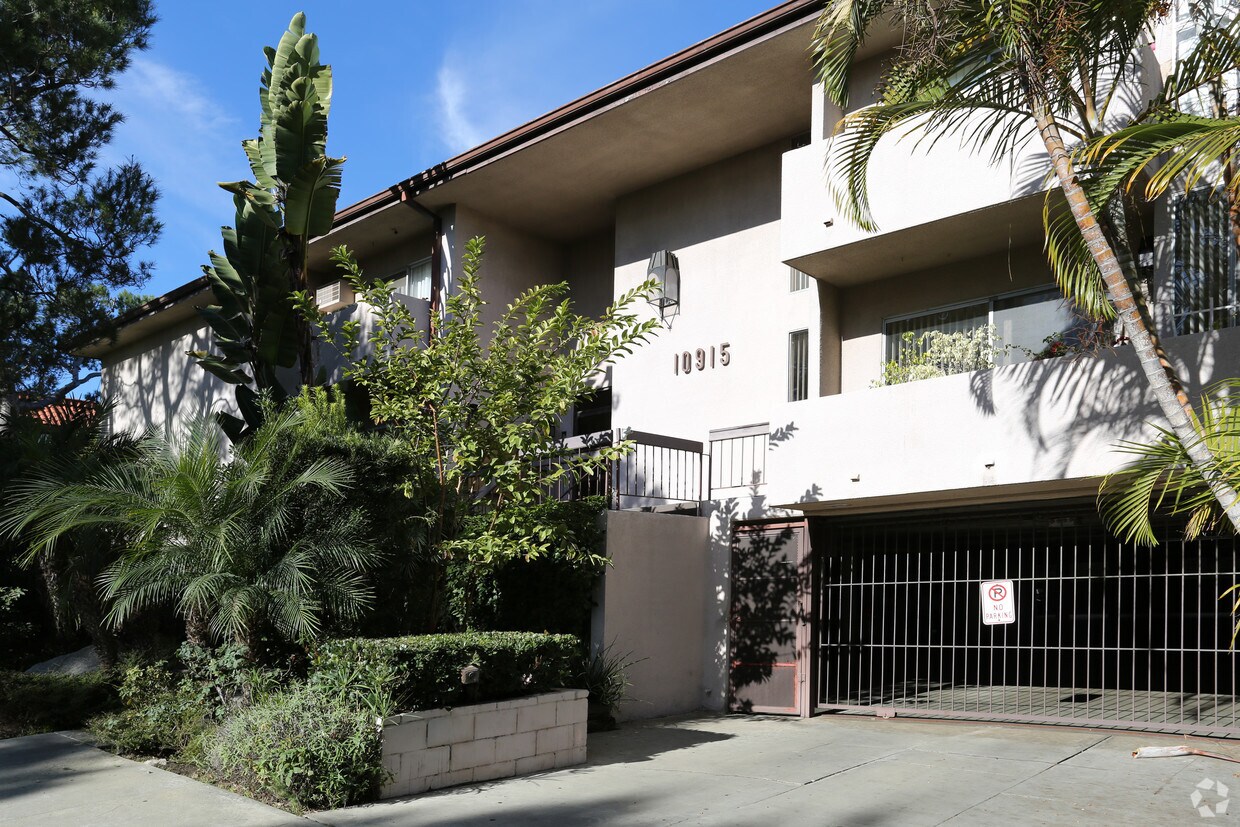Foto del edificio - 10915-10921 Rose Ave