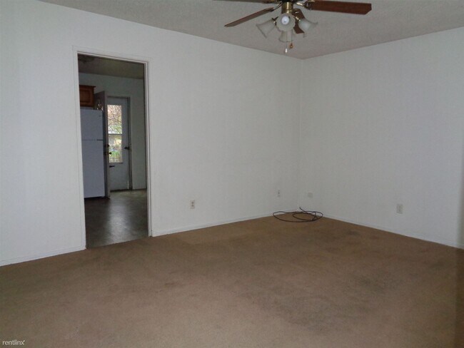 Foto del edificio - 3 br, 1 bath House - 2418 Cimarron Dr