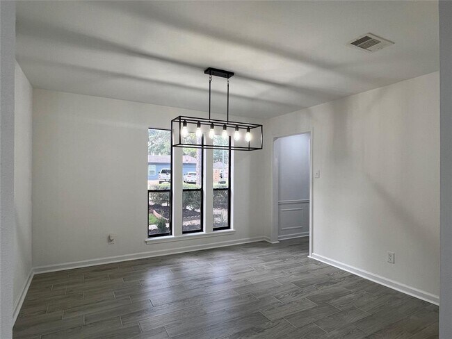 Foto del edificio - 7619 Fountaingrove Ln
