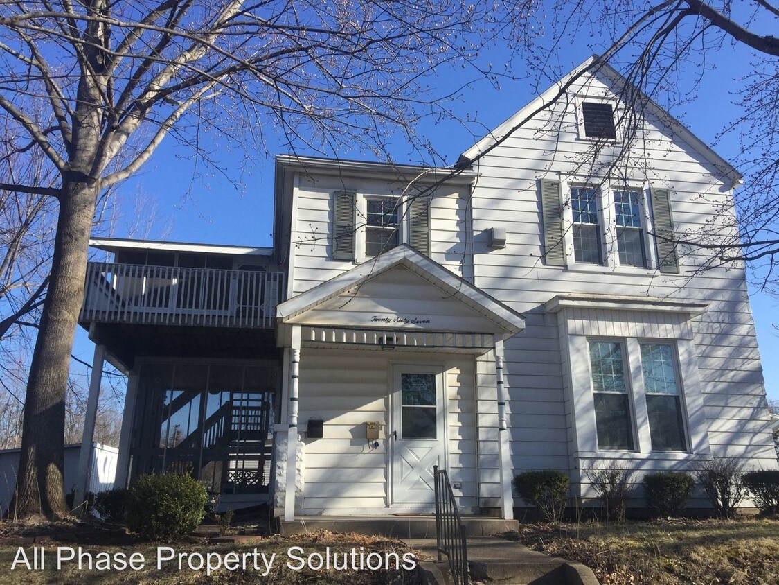 Foto principal - 2 br, 1 bath Apartment - 2067 Oak St.