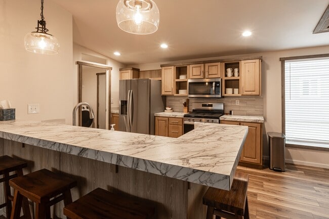 Foto del edificio - 188 Walleye Rd