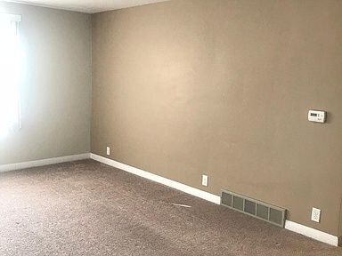 Building Photo - 1016 Vine St. is a cute 2 bedroom 1 bathroom
