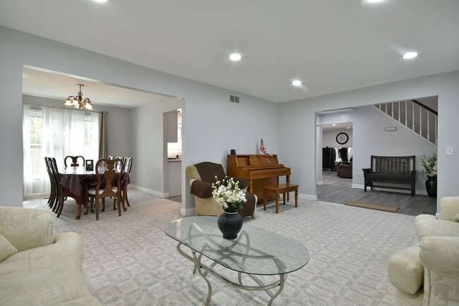 Building Photo - 1557 Scottdale Cir
