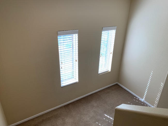 Building Photo - 1115 Armstrong Dr