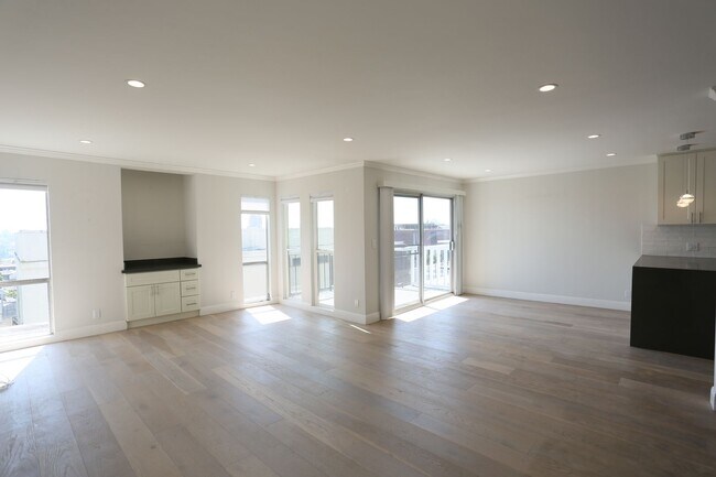 Building Photo - 366 Bellevue Avenue