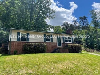 Building Photo - 1527 Glenwood Dr SE