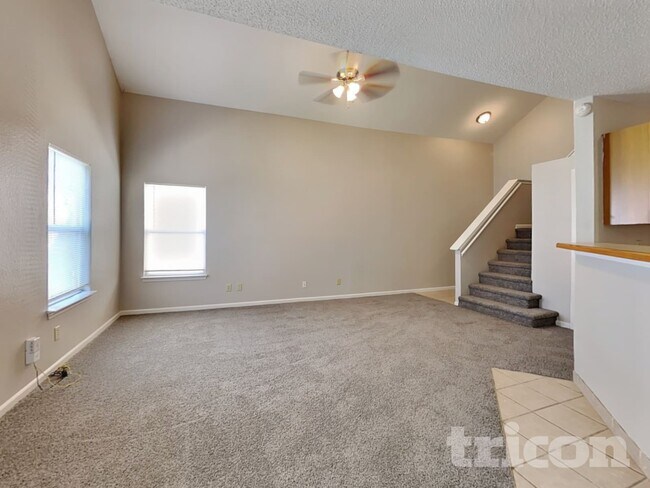 Building Photo - 1310 Kenwood Dr
