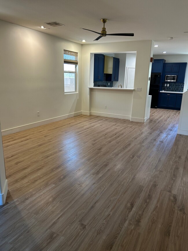Building Photo - 10671 Cherry Ridge Ct