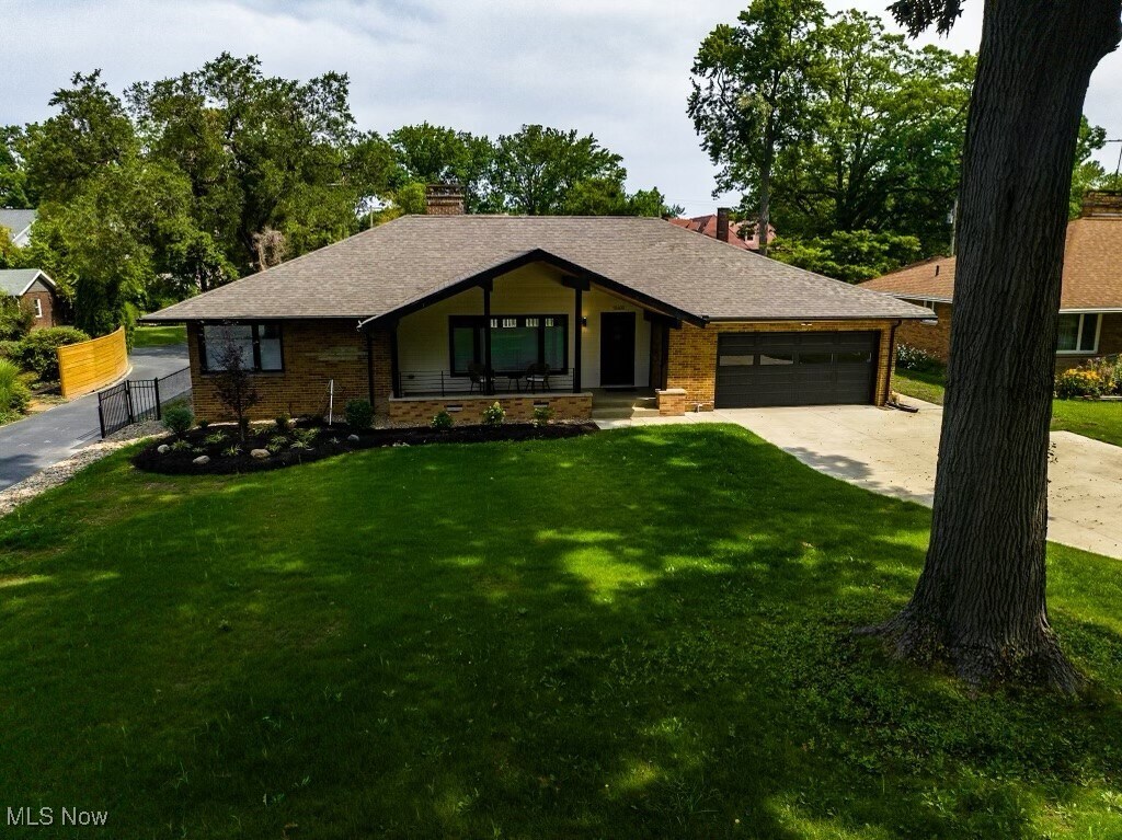 Primary Photo - 10600 Lake Ave