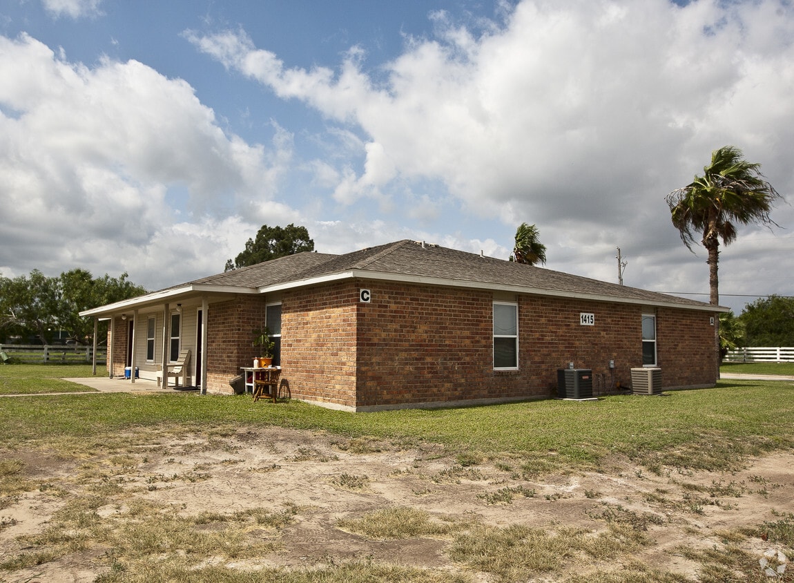 Primary Photo - Bahia Palms Apartments