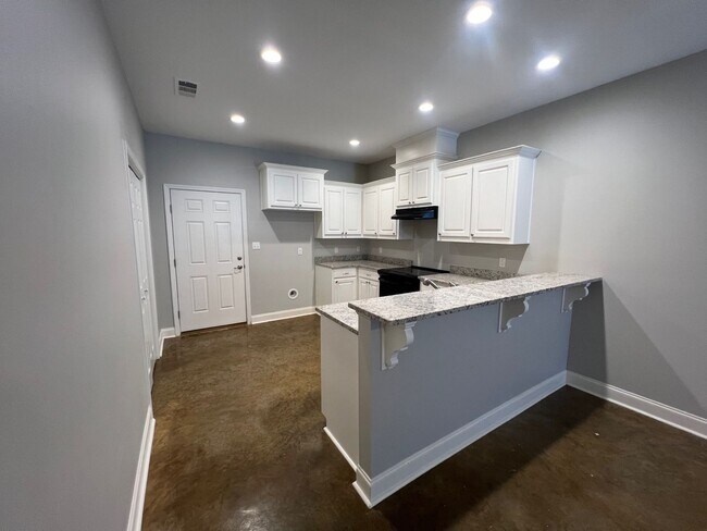 Building Photo - Vincent Road Townhomes
