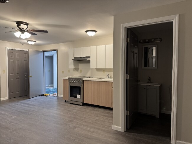 Foto del edificio - 355 S Main St