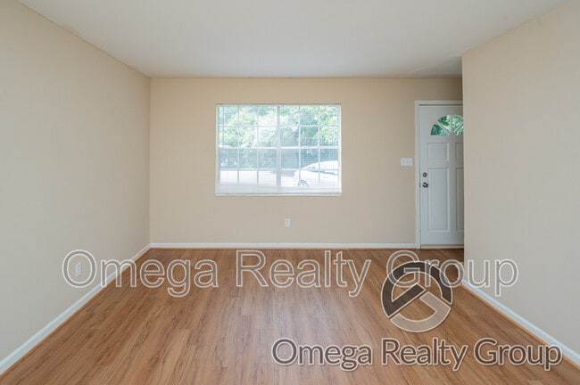 Building Photo - 2703 Hackberry Rd