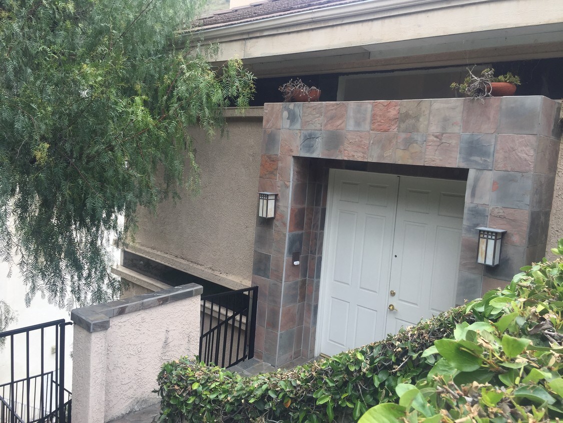 3482 Coldwater Canyon Ave, Studio City, CA 91604 House for Rent in