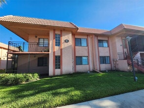 Building Photo - 235 Lakeview Dr