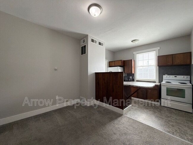 Building Photo - 2004 S 10th St