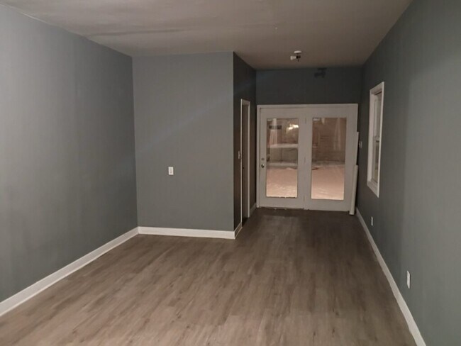 Foto del edificio - 122 W Donald St