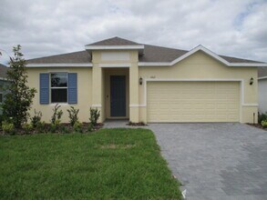 Building Photo - 662 Fairview Ave