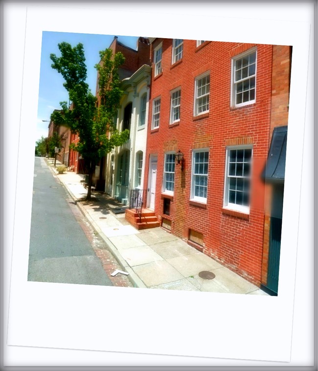 Building Photo - 18 E Hamilton St
