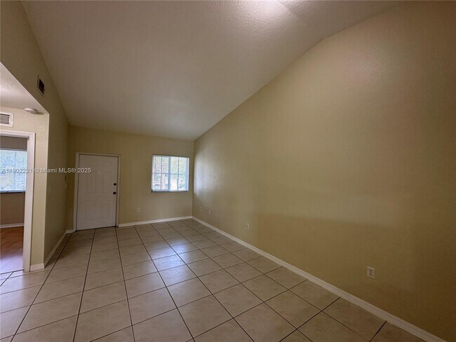 Foto del edificio - 2921 SE 12th Rd
