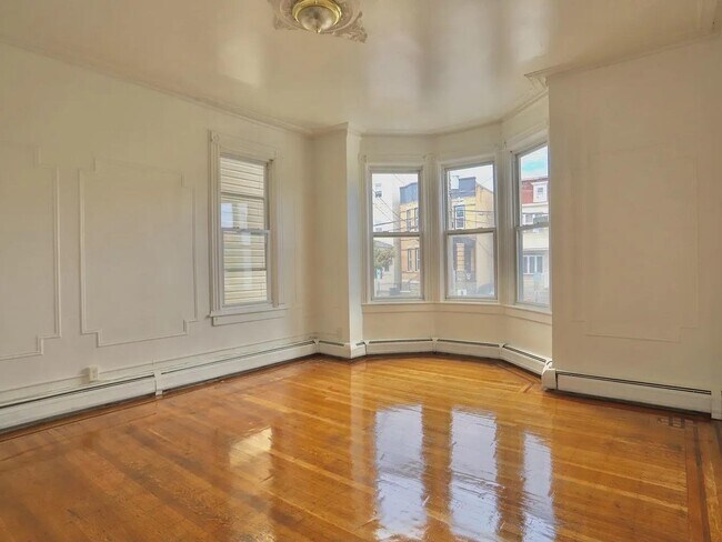 Foto del edificio - 1708 Central Ave