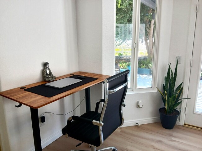 Building Photo - 43605 Los Gatos Rd