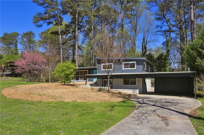 Building Photo - 3684 Northlake Dr