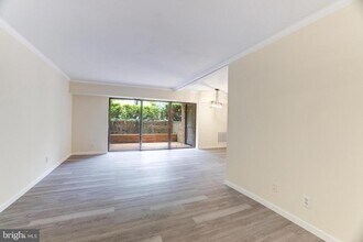 Building Photo - 7905 Dassett Ct