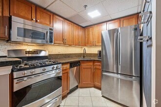 Building Photo - 227 Christopher Columbus Dr