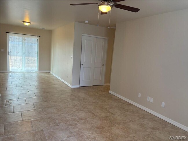 Foto del edificio - 3327 N Central St