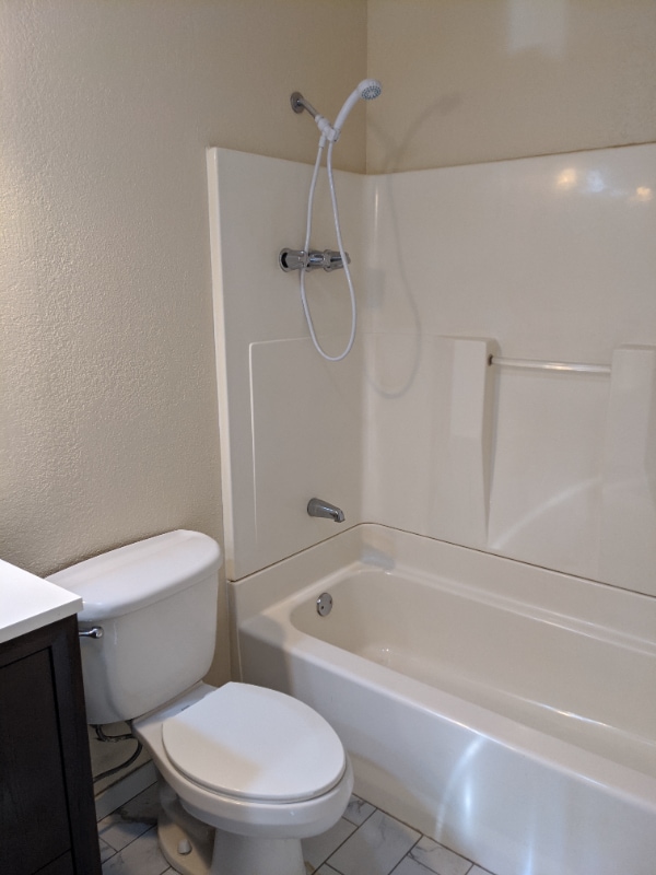 Building Photo - 713 Pine St