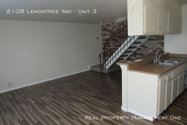 Building Photo - 2108 Lemontree Way