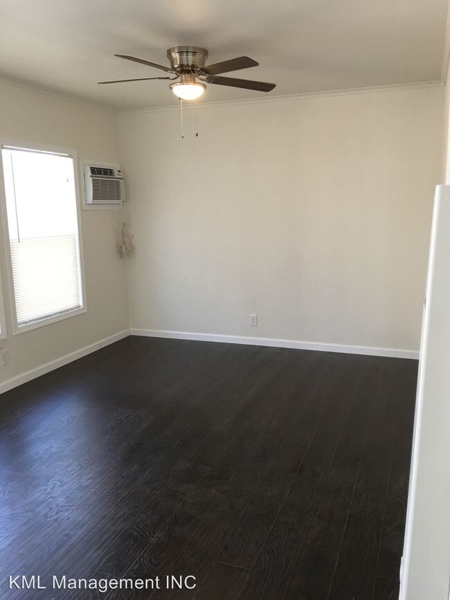 Building Photo - 839 N El Molino Ave