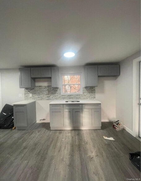 Building Photo - 20 Ingraham Ln