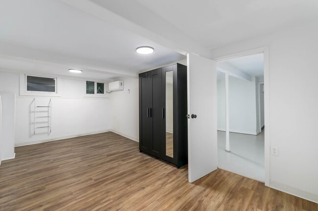 Building Photo - 128 E 10th Ave