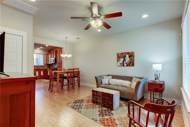 Foto del edificio - 912 Cannoneer Ln